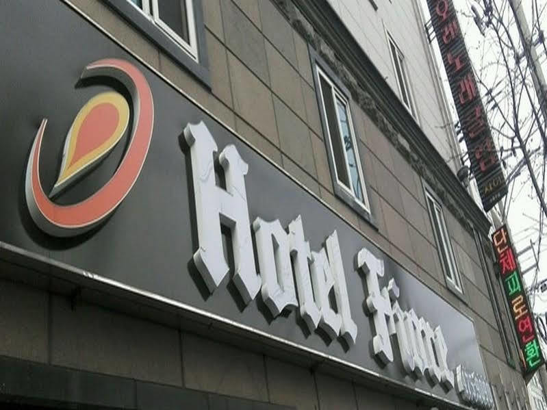 Fiore Hotel Gumi Exteriér fotografie